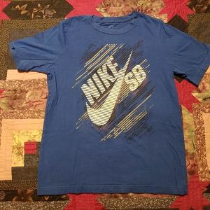 Nike boys t-shirt